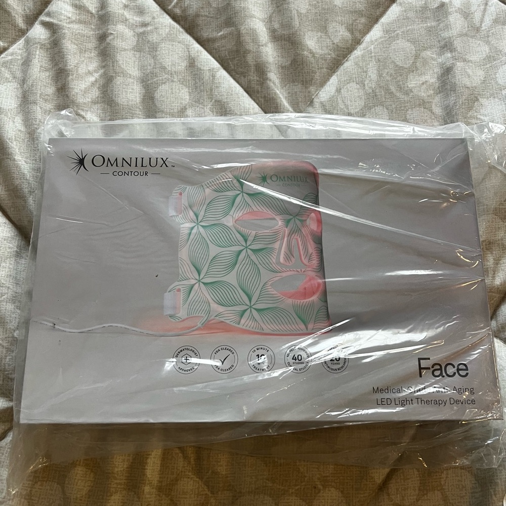 LED Light Therapy Face Mask